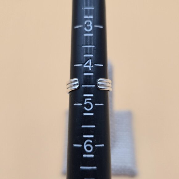 Size 4.5 Sterling Silver Line Pattern Toe Band Ring A4914 - Picture 5 of 7